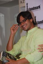 Vivek Oberoi at Secret of Nagas book launch in Mumbai on 19th Aug 2011 (37).JPG